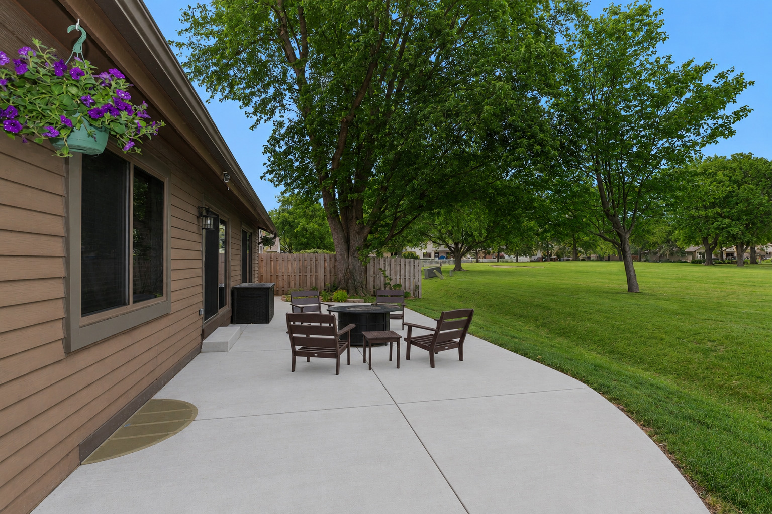 743 Parkview Court