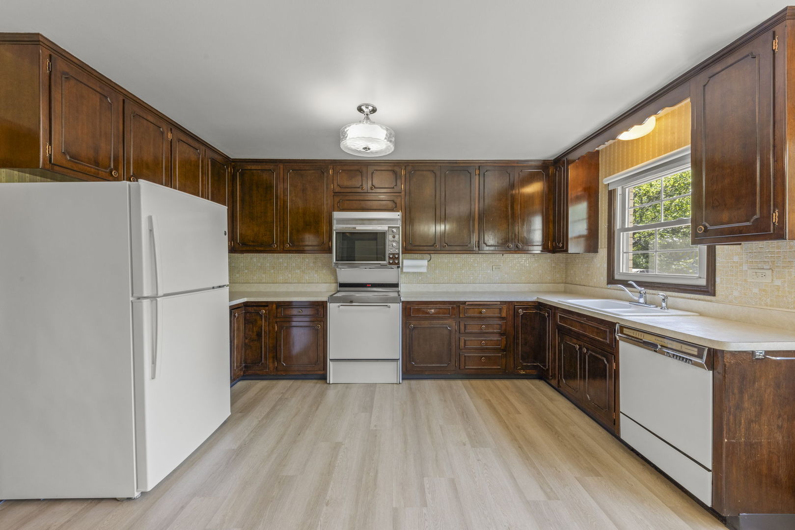 160 E Thompson Drive