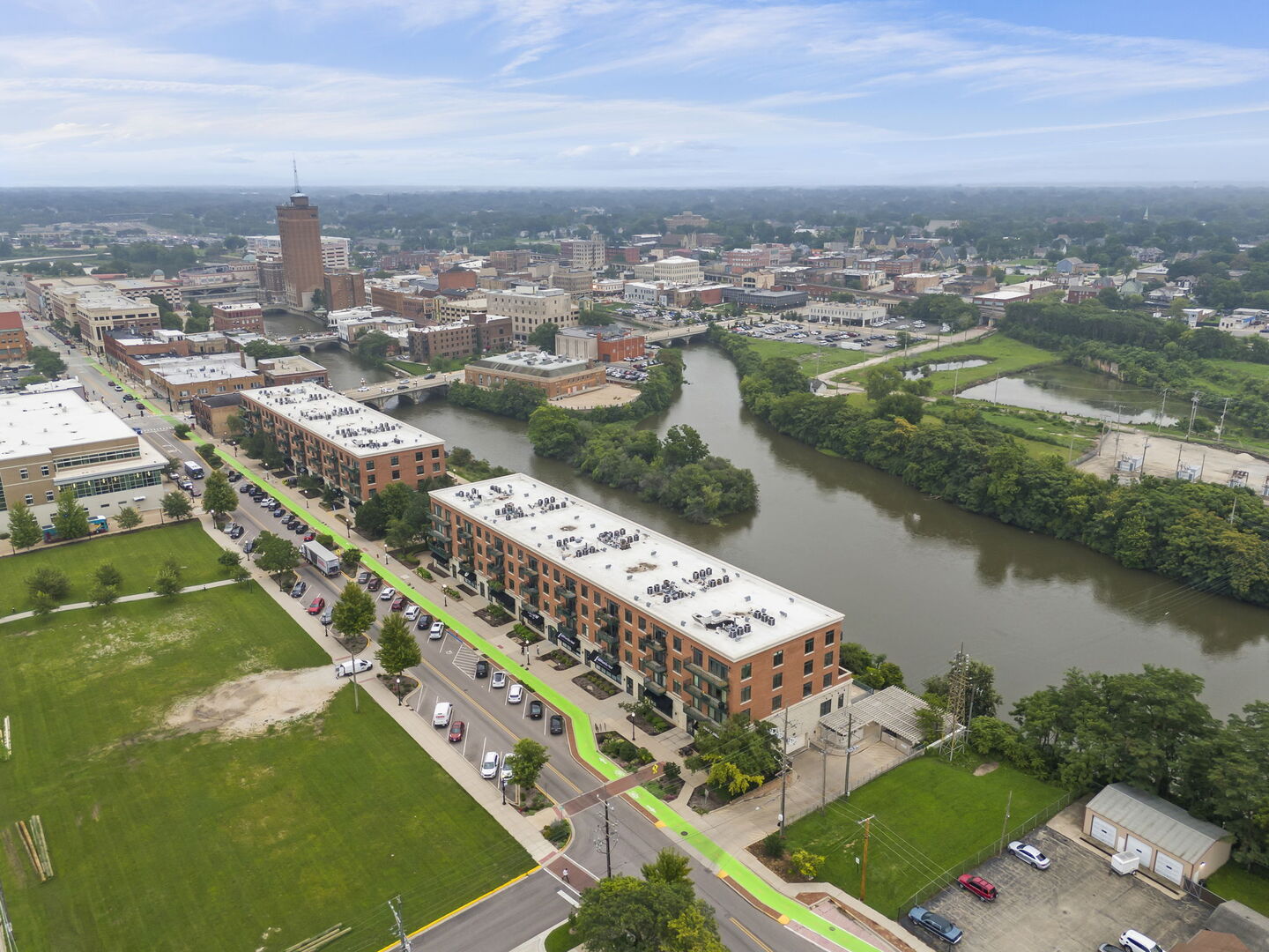 160 S River Street Unit: 215