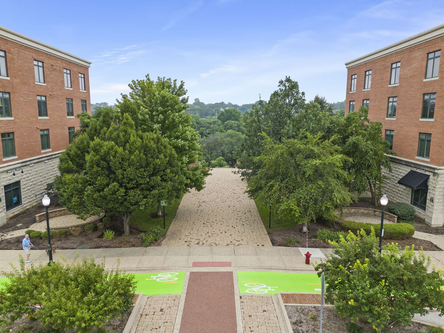 160 S River Street Unit: 215