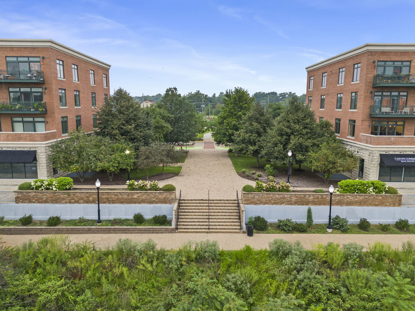 160 S River Street Unit: 215