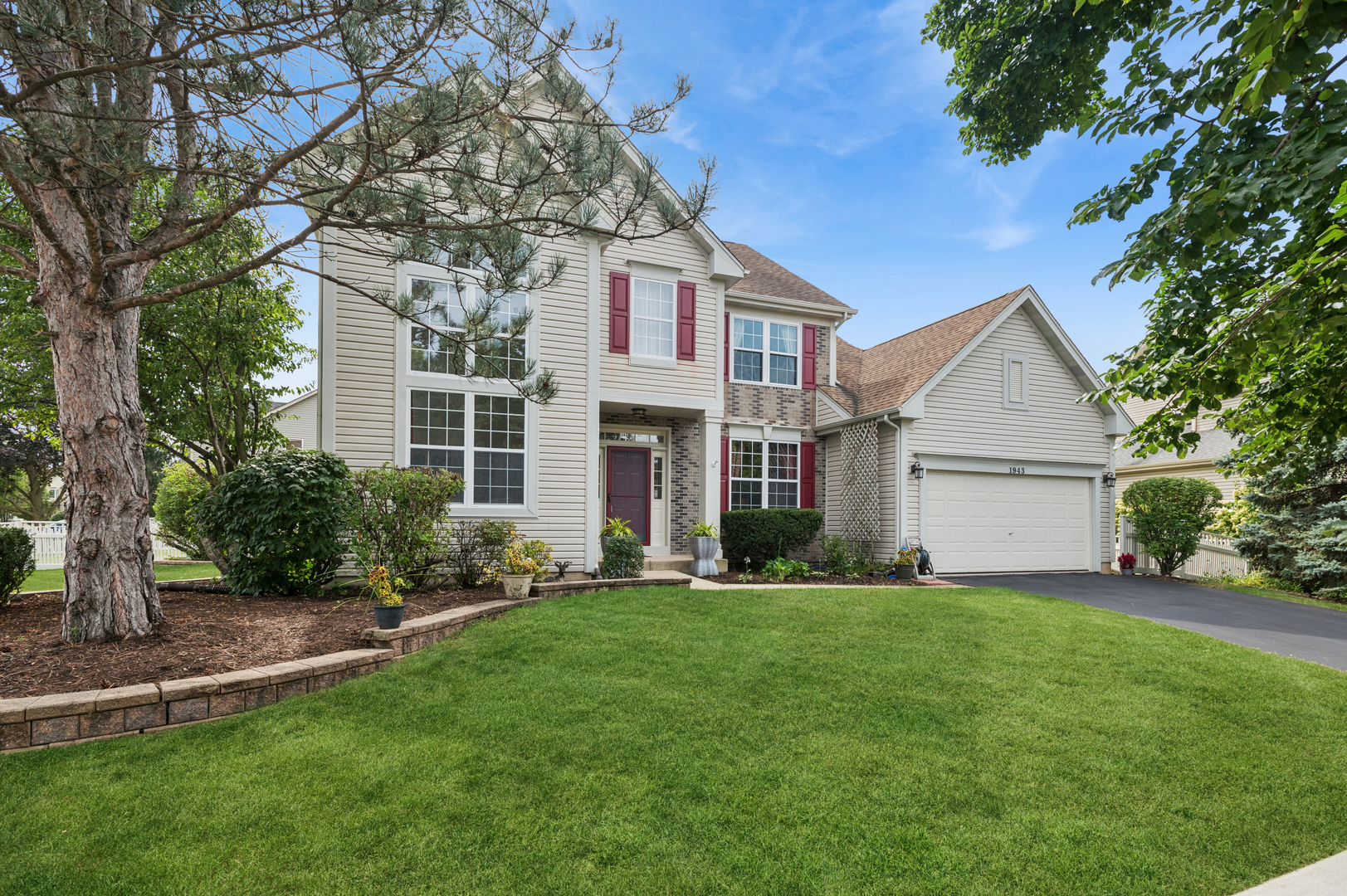 1943 Flagstone Lane