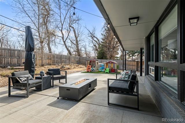 8104 Turnpike Drive
