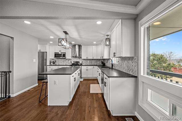 8104 Turnpike Drive