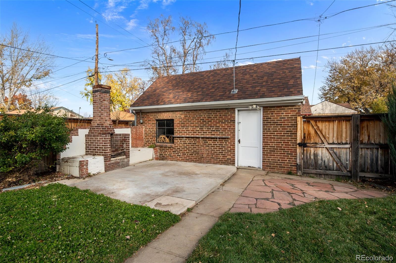 2842 N Glencoe Street