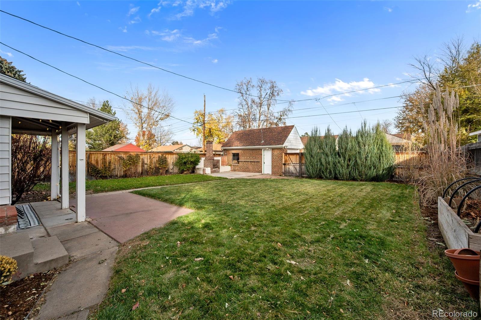 2842 N Glencoe Street