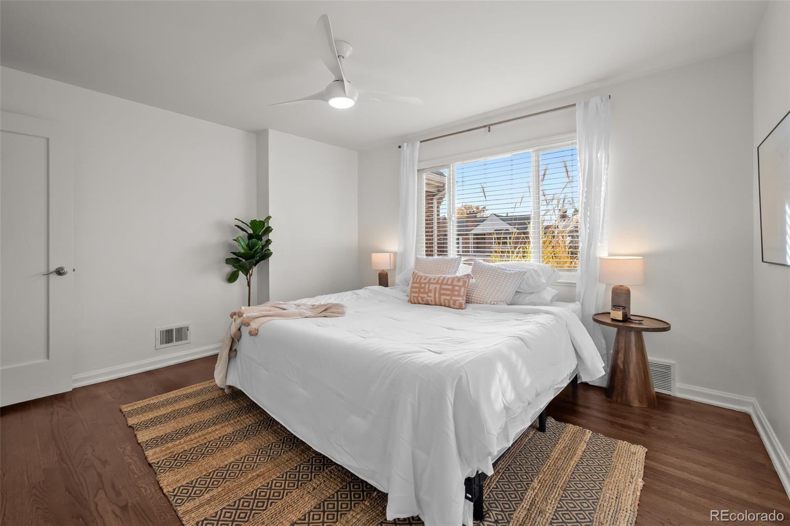 2842 N Glencoe Street