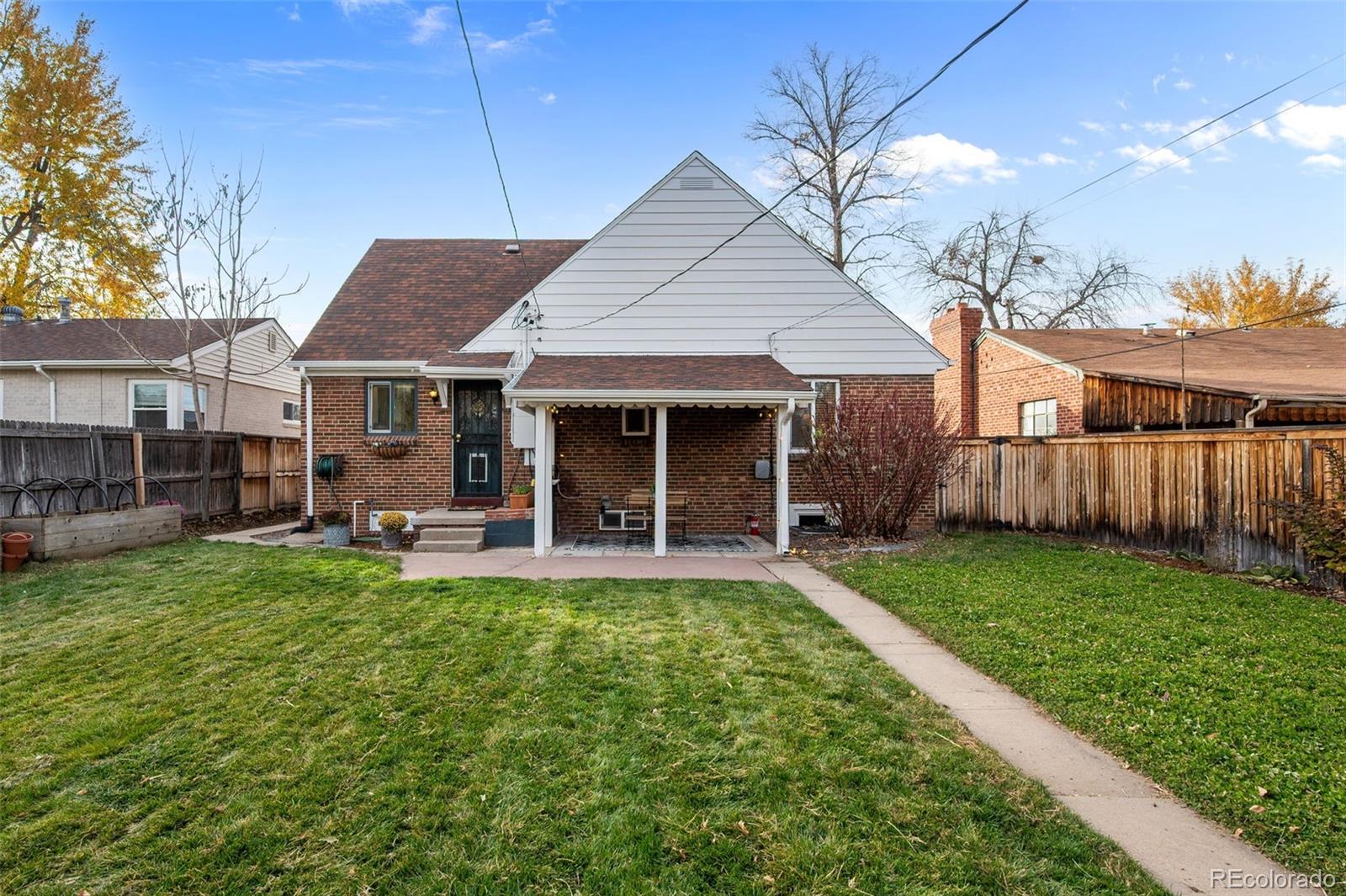 2842 N Glencoe Street