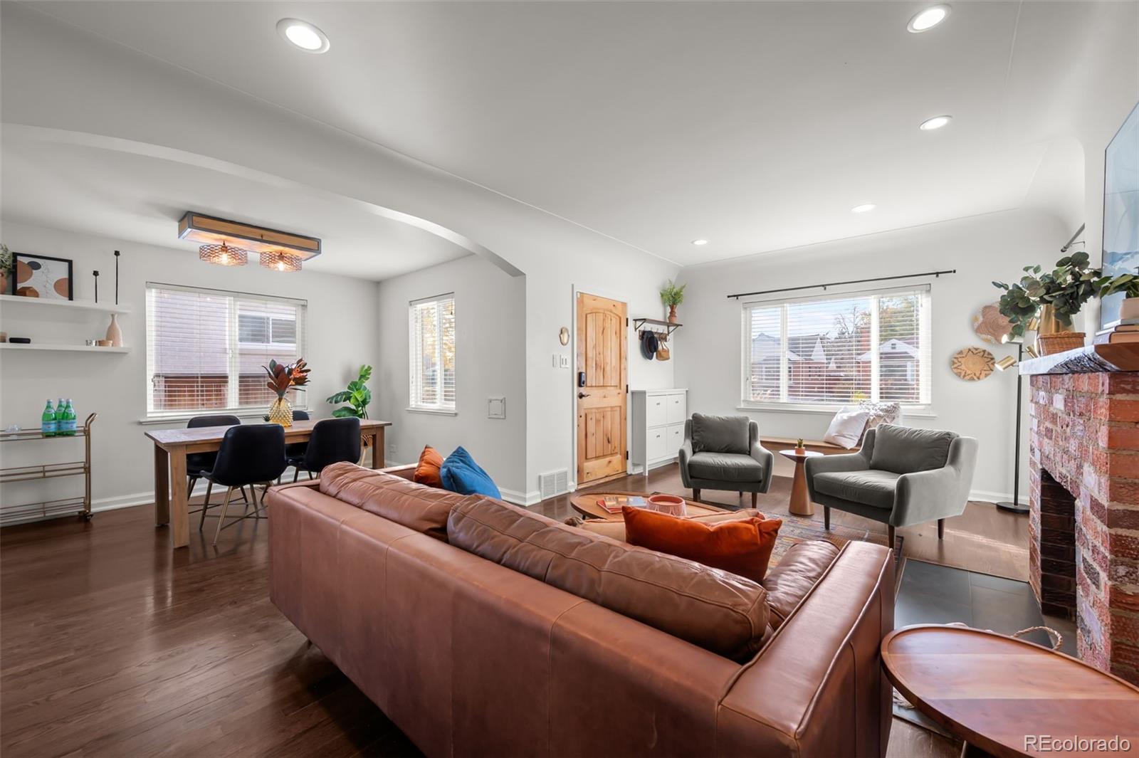 2842 N Glencoe Street