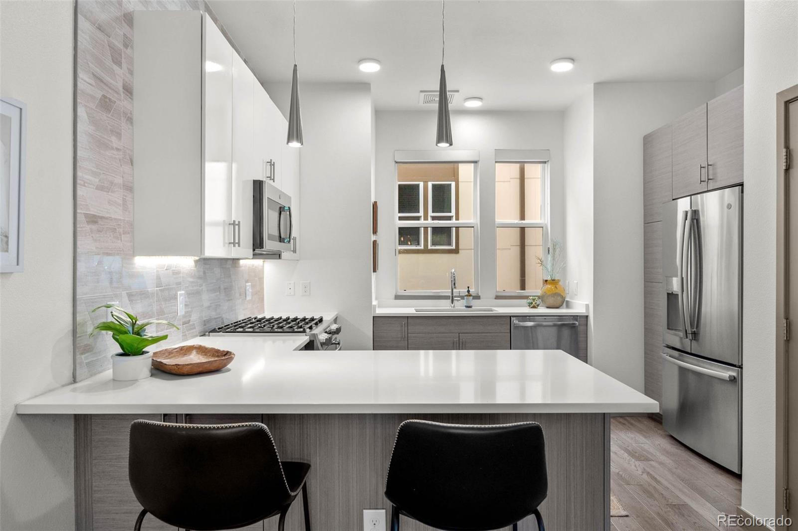 2200 Tremont Place Unit: 5