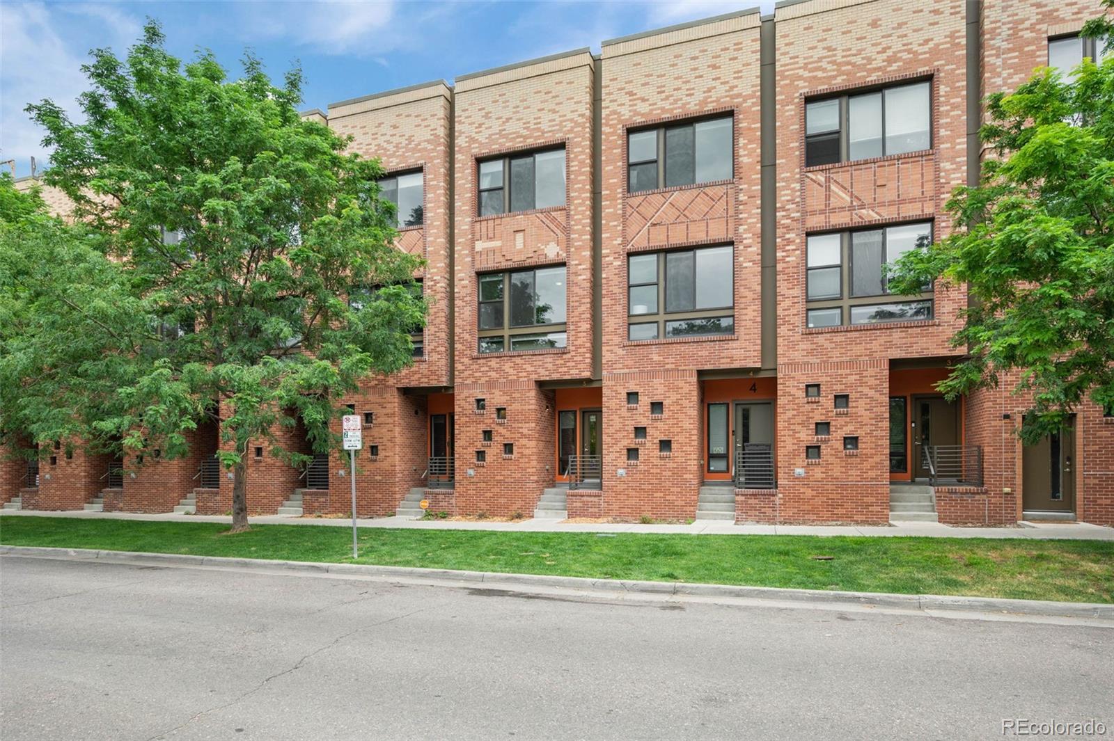 2200 Tremont Place Unit: 5