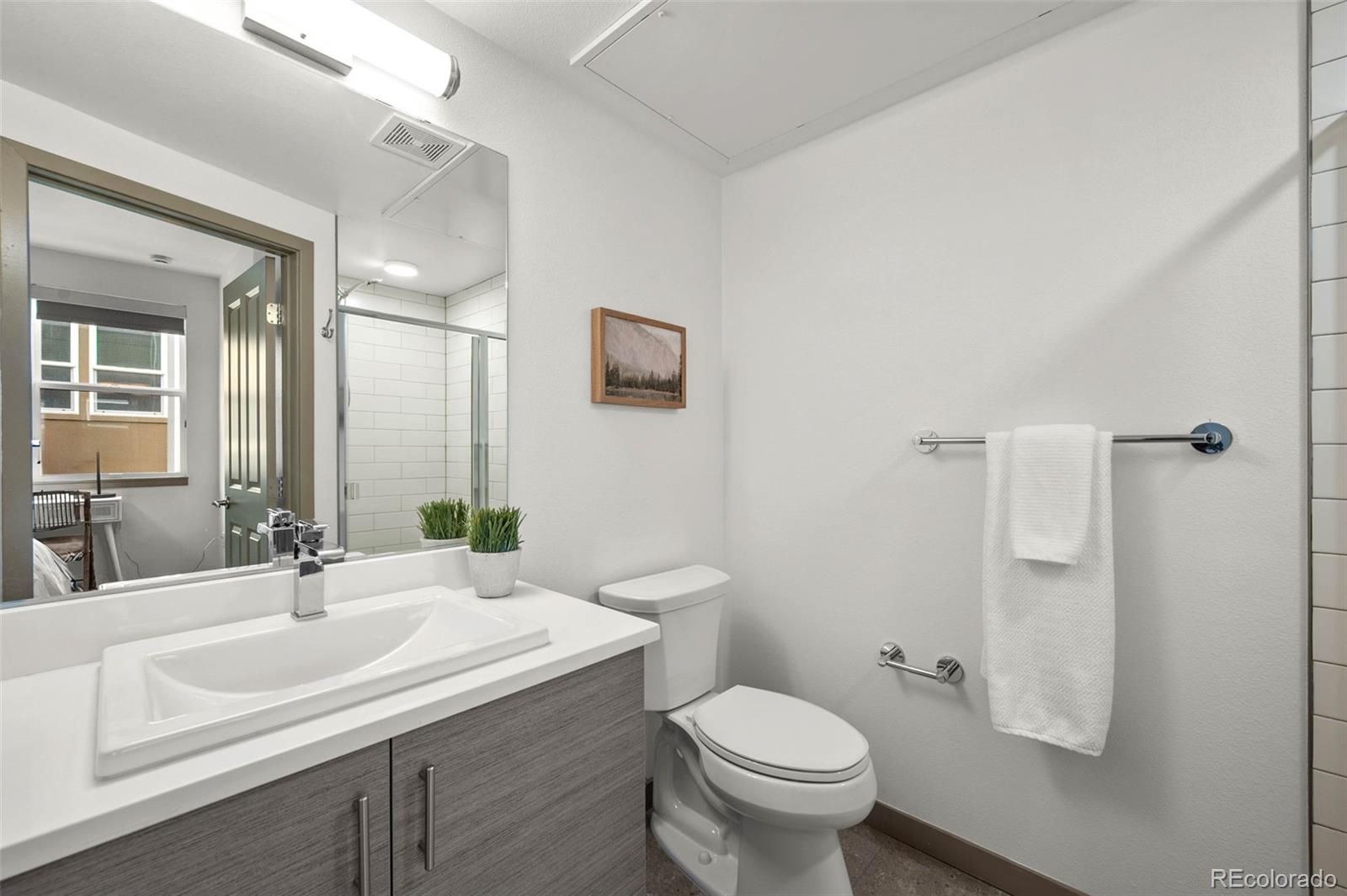 2200 Tremont Place Unit: 5