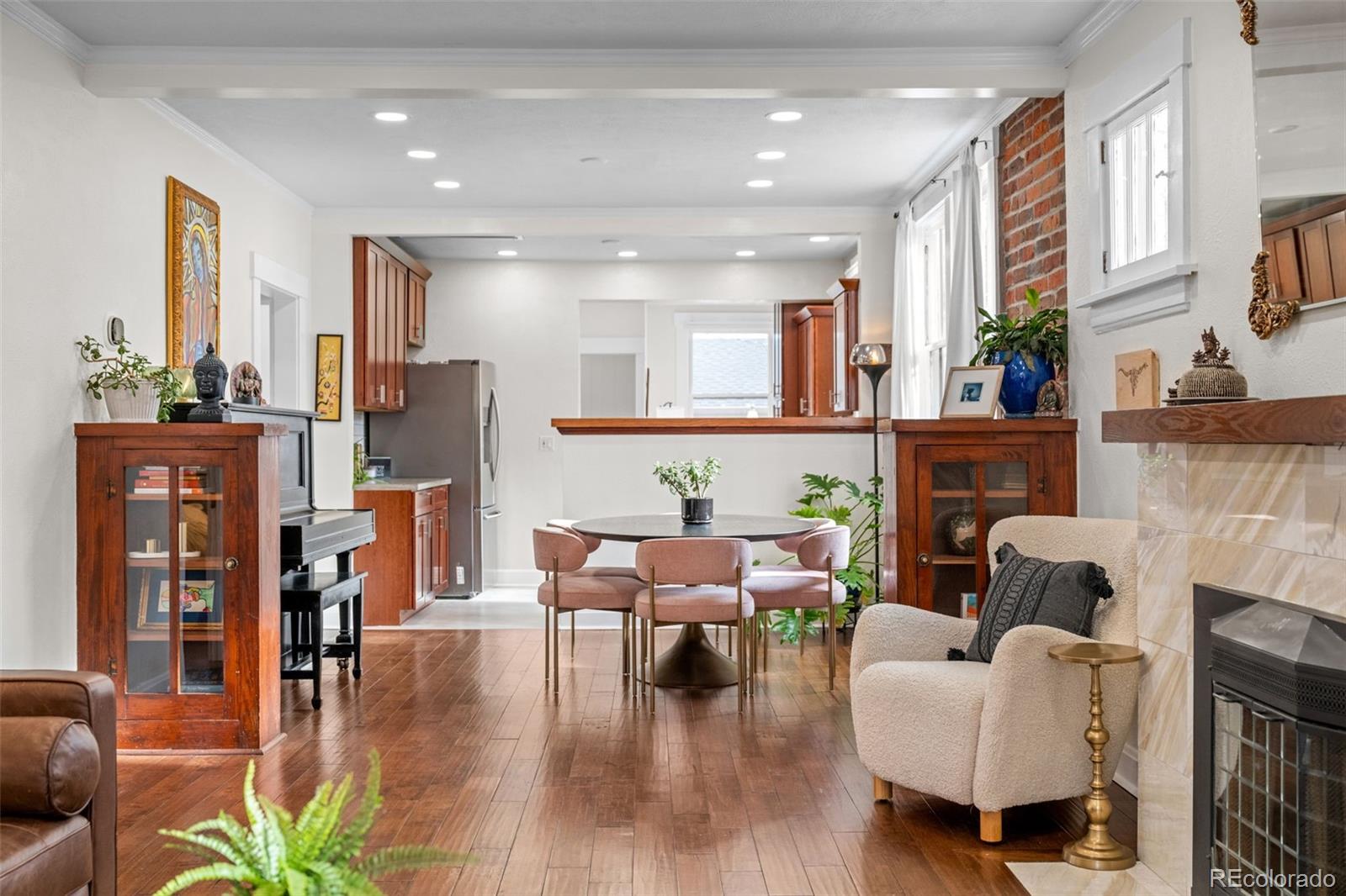 2620 Bellaire Street