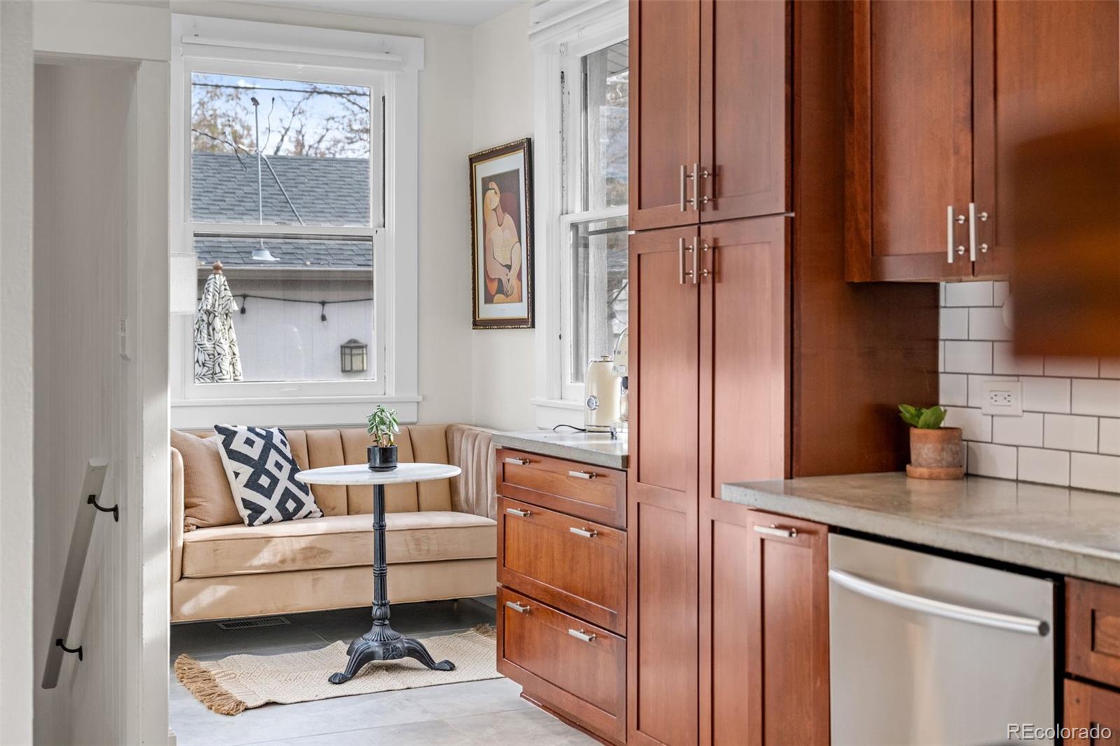 2620 Bellaire Street