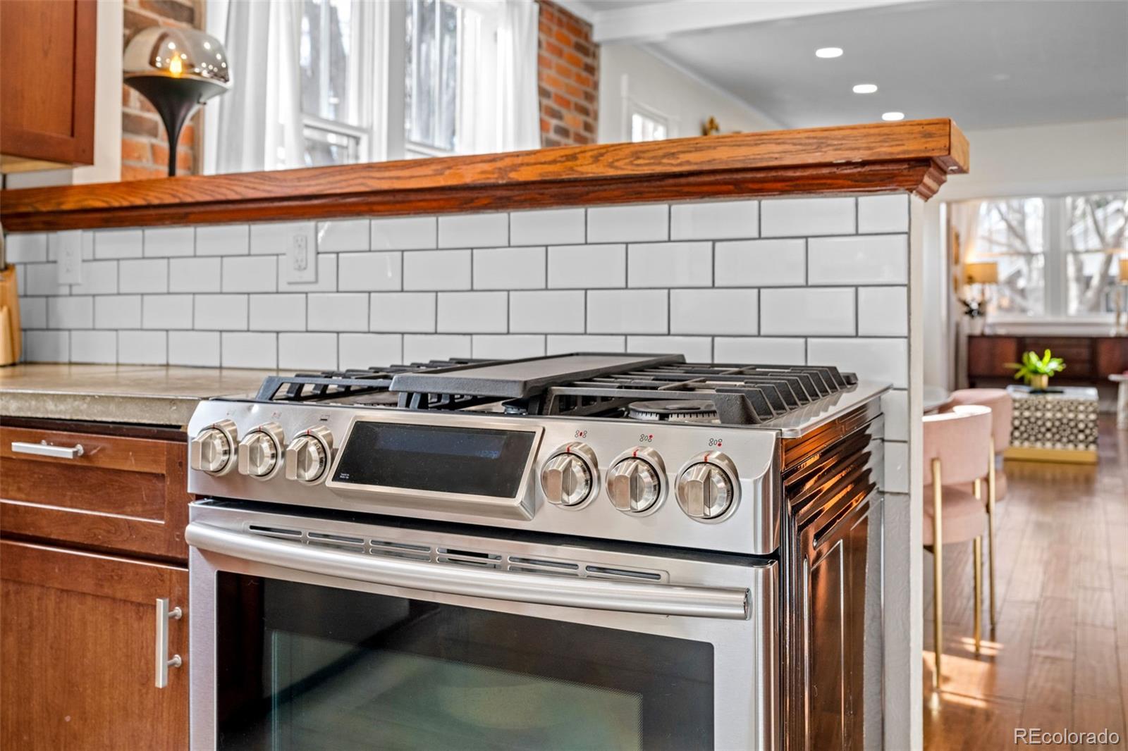 2620 Bellaire Street