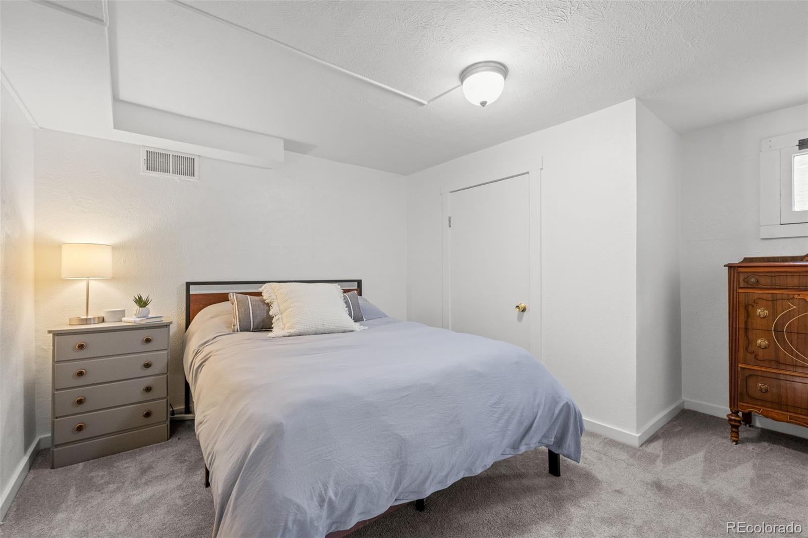 2620 Bellaire Street