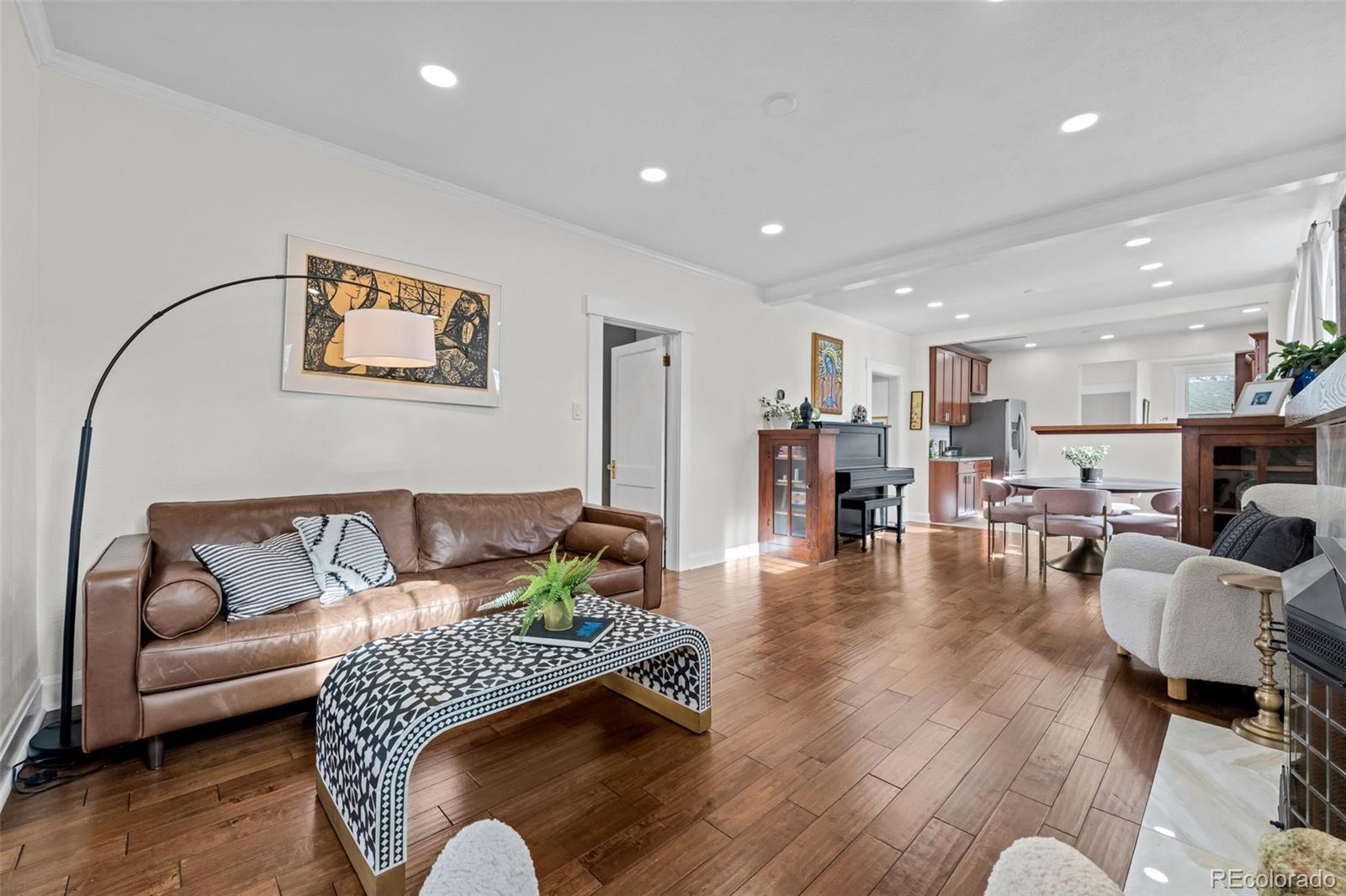 2620 Bellaire Street