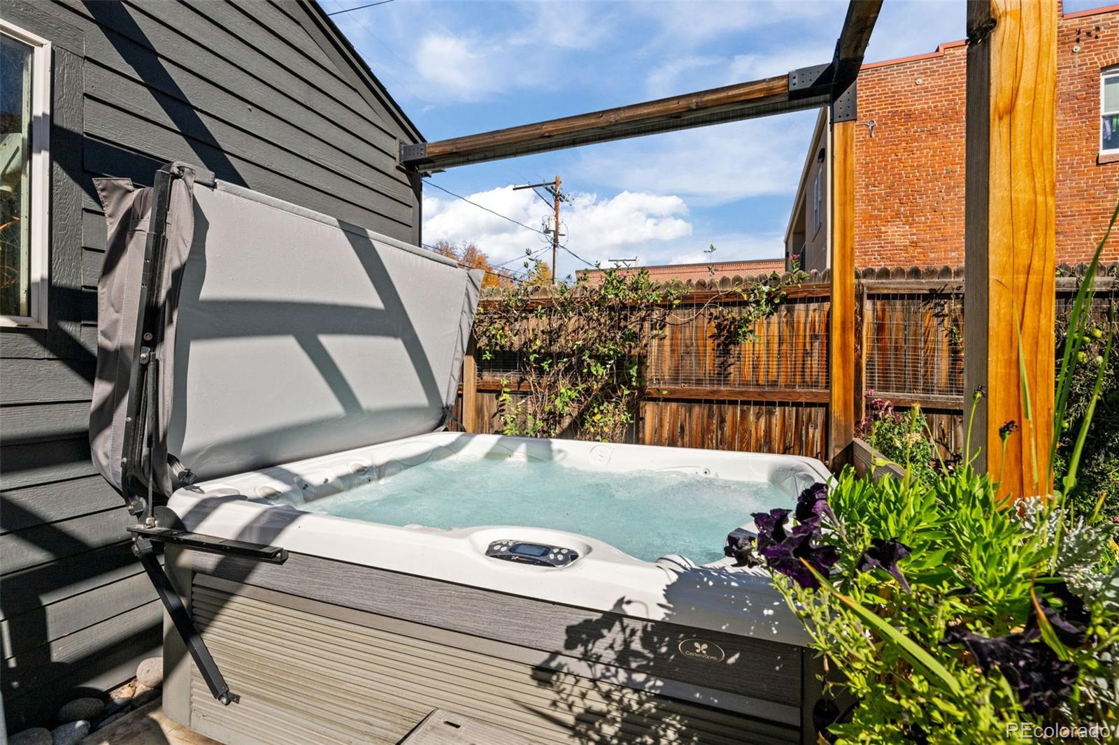 2535 California Street