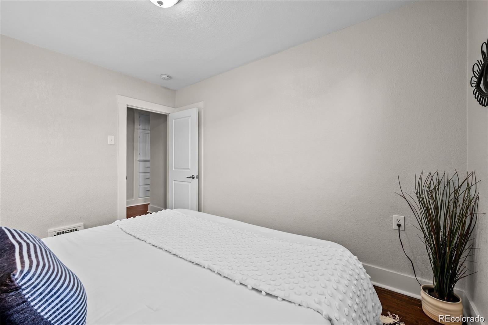 3649 N Garfield Street