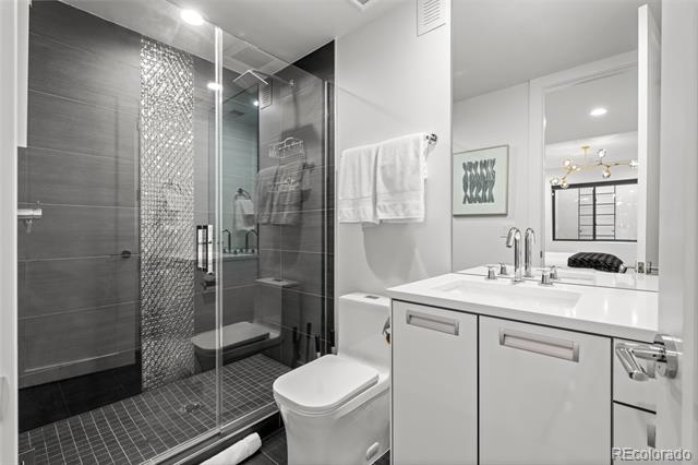 2821 E Cedar Avenue Unit: 17