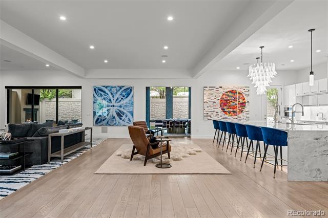 2821 E Cedar Avenue Unit: 17
