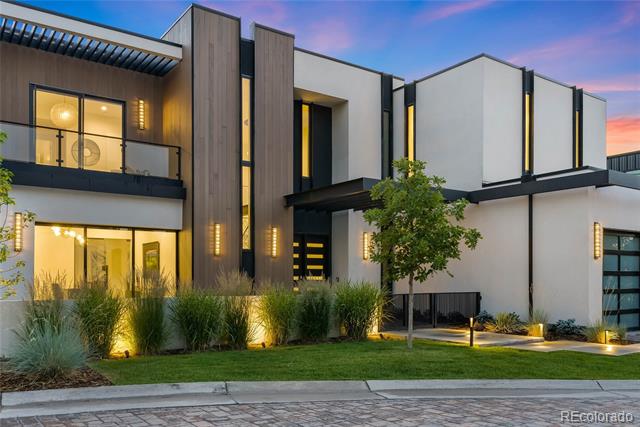 2821 E Cedar Avenue Unit: 17