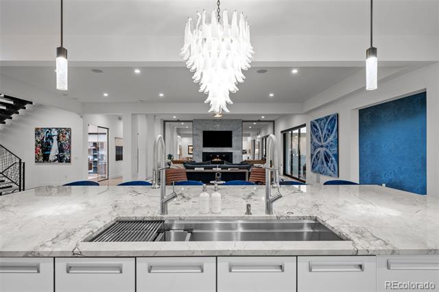 2821 E Cedar Avenue Unit: 17