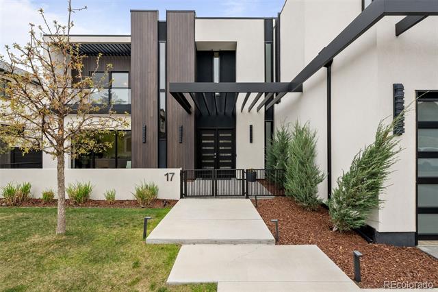 2821 E Cedar Avenue Unit: 17