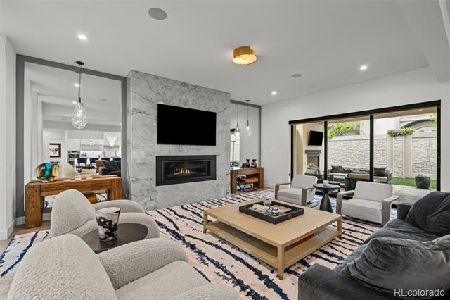 2821 E Cedar Avenue Unit: 17