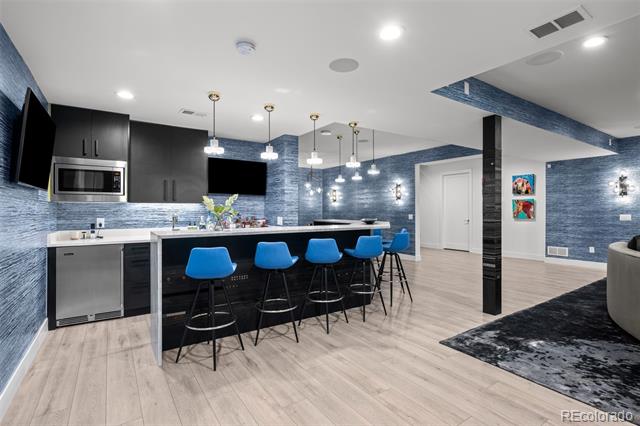 2821 E Cedar Avenue Unit: 17