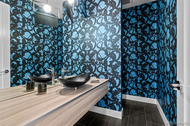 2821 E Cedar Avenue Unit: 17