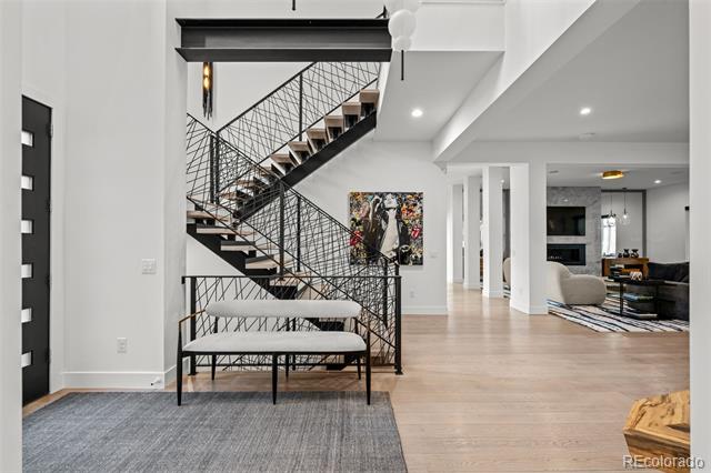 2821 E Cedar Avenue Unit: 17