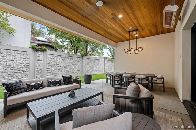 2821 E Cedar Avenue Unit: 17