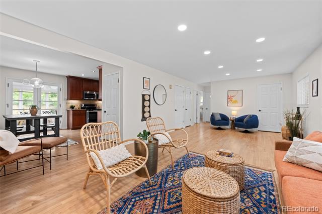 6402 Iris Court