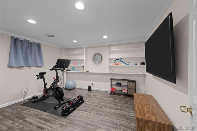 6402 Iris Court