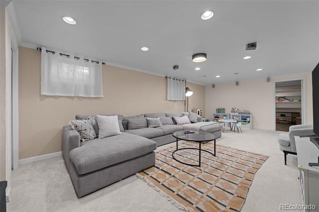 6402 Iris Court