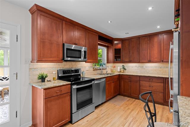 6402 Iris Court