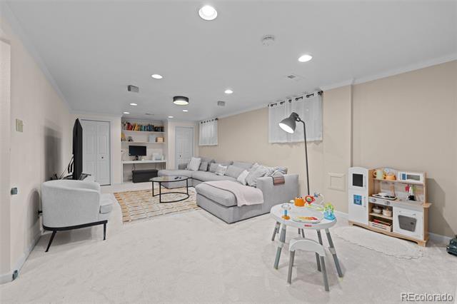 6402 Iris Court