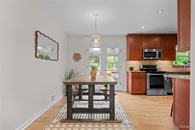 6402 Iris Court