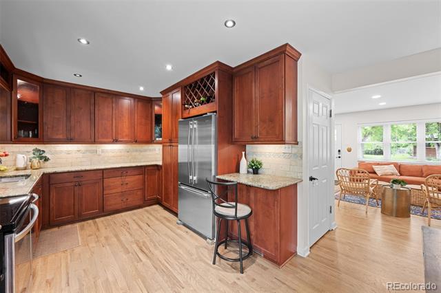 6402 Iris Court