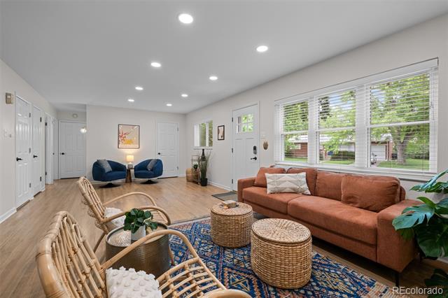 6402 Iris Court