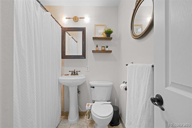 6402 Iris Court