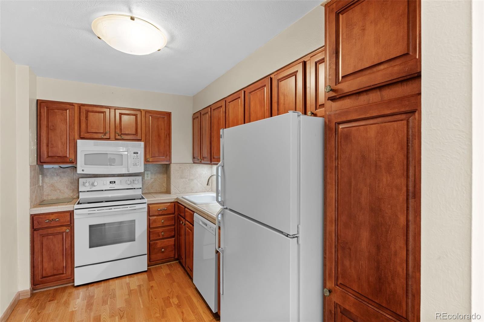 460 S Marion Parkway Unit: 1055