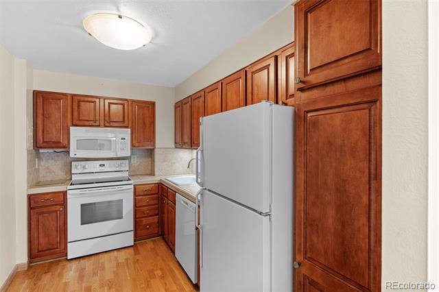 460 S Marion Parkway Unit: 1055