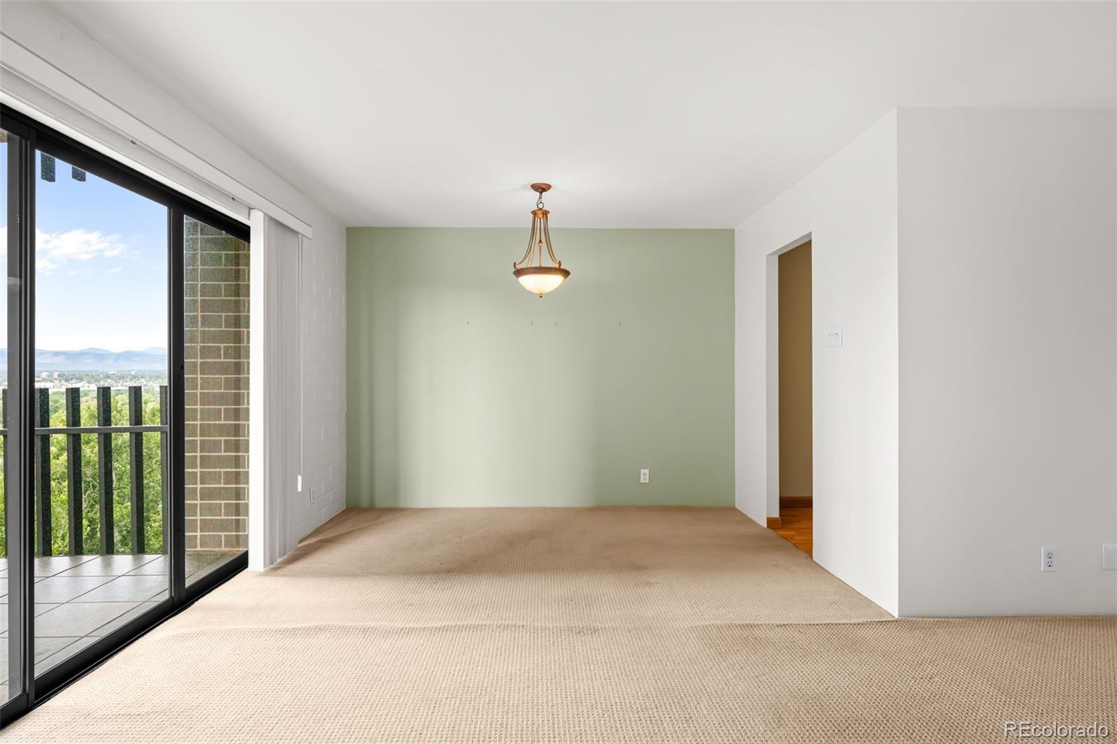 460 S Marion Parkway Unit: 1055