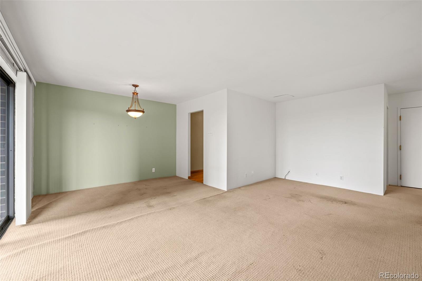 460 S Marion Parkway Unit: 1055
