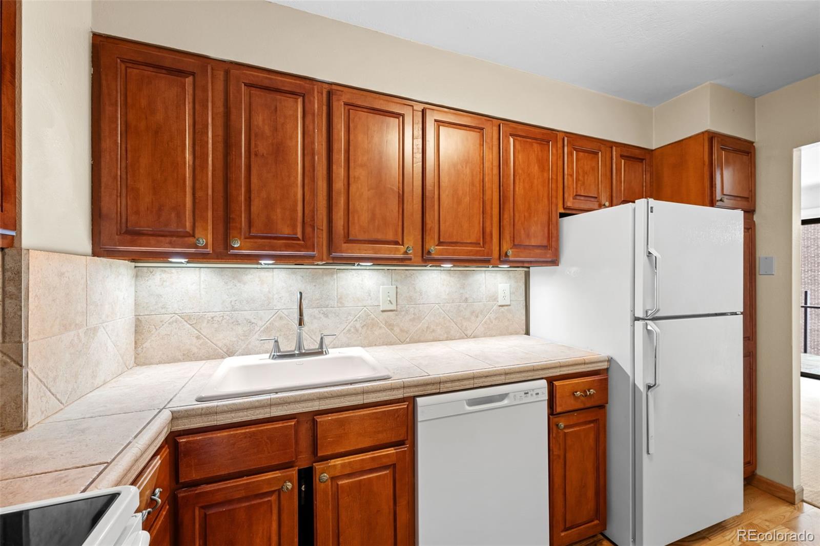 460 S Marion Parkway Unit: 1055
