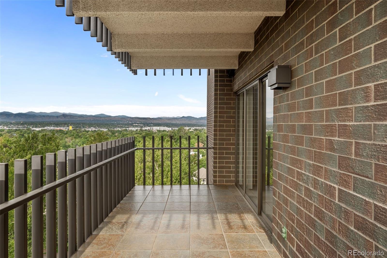 460 S Marion Parkway Unit: 1055