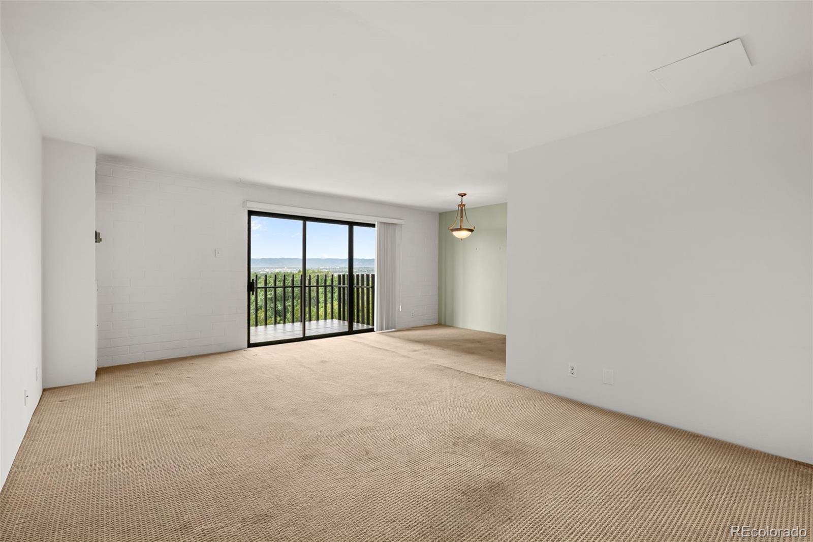 460 S Marion Parkway Unit: 1055