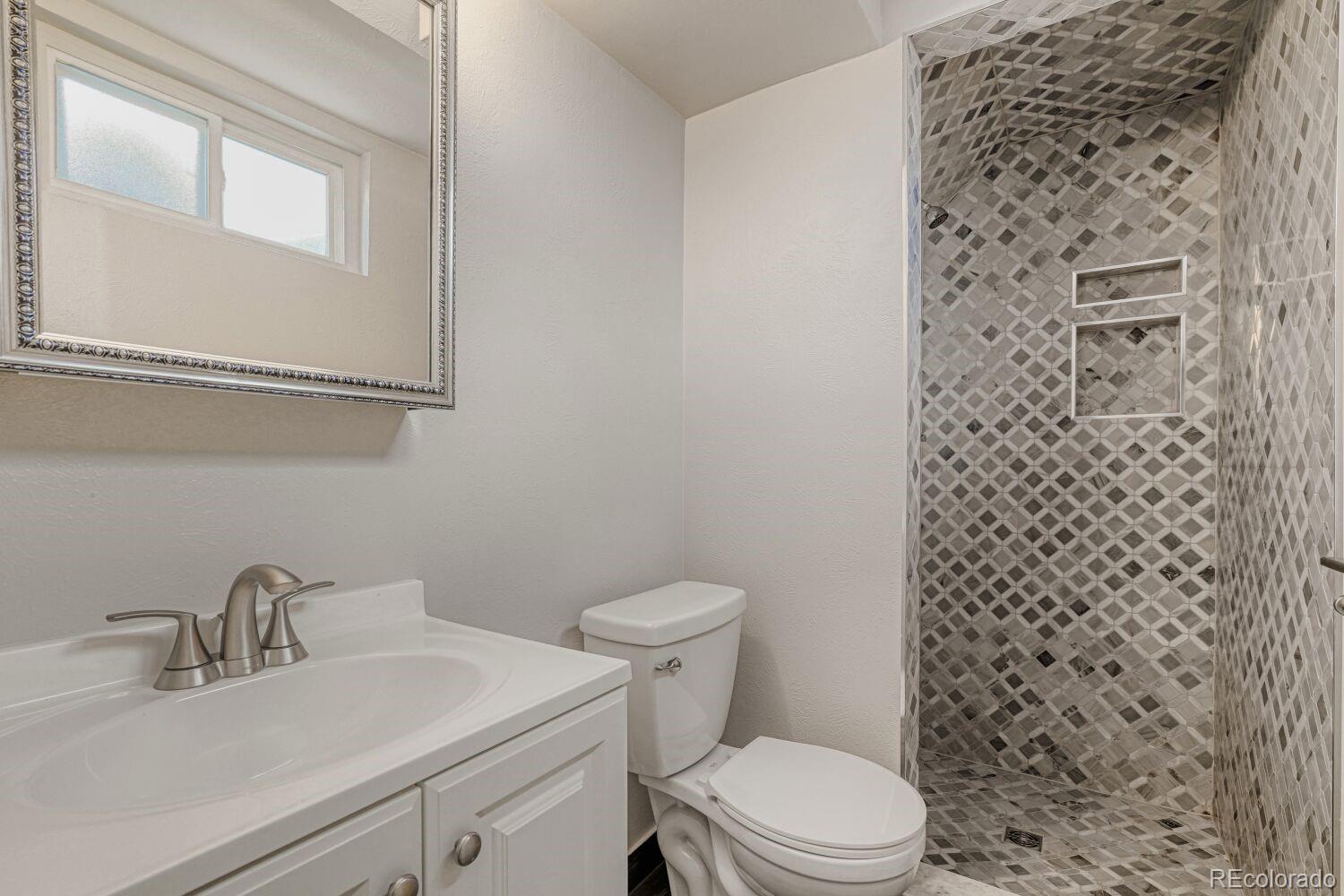 5065 S Delaware Street